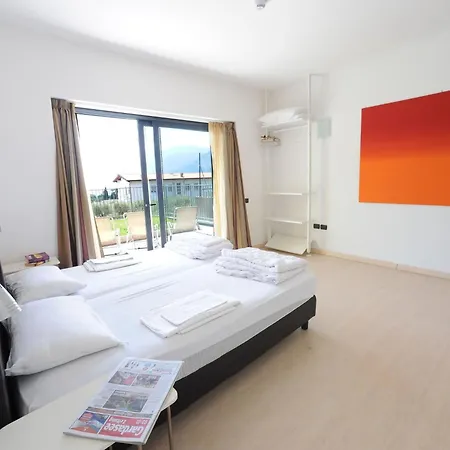 Daire Dreizimmerwohnung Mit Seeblick By Interhome Malcesine