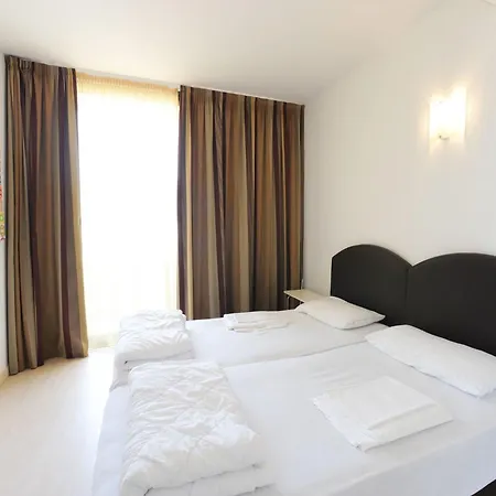 Dreizimmerwohnung Mit Seeblick By Interhome * Malcesine