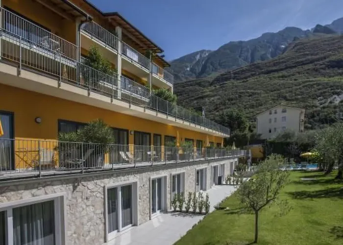 Daire Dreizimmerwohnung Mit Seeblick By Interhome