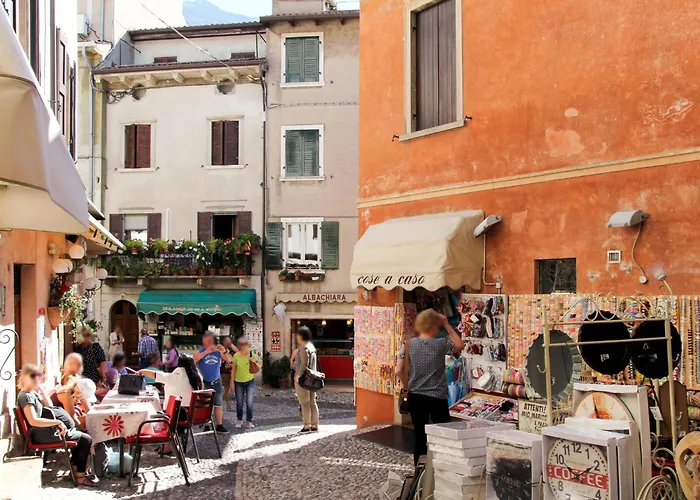 Daire Dreizimmerwohnung Mit Seeblick By Interhome *