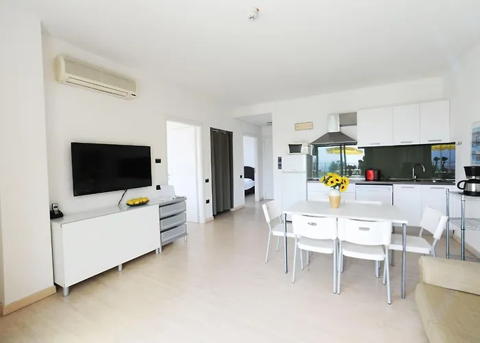 Dreizimmerwohnung Mit Seeblick By Interhome