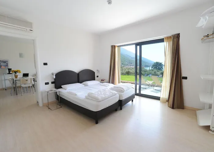 Dreizimmerwohnung Mit Seeblick By Interhome * Malcesine