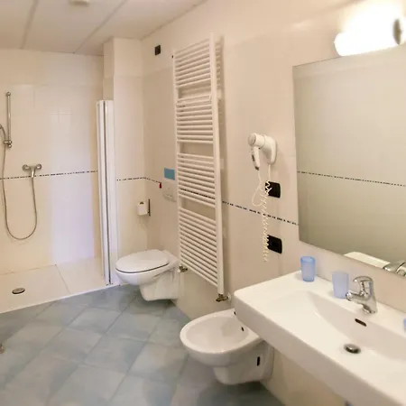 Dreizimmerwohnung Mit Seeblick By Interhome شقة